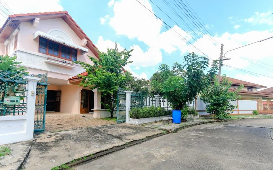 ให้เช่าบ้านหมู่บ้าน เมืองเอก รังสิต 3 ห้องนอน ใกล้รถไฟฟ้าสายสีแดง สถานีหลักหกและม.รังสิต