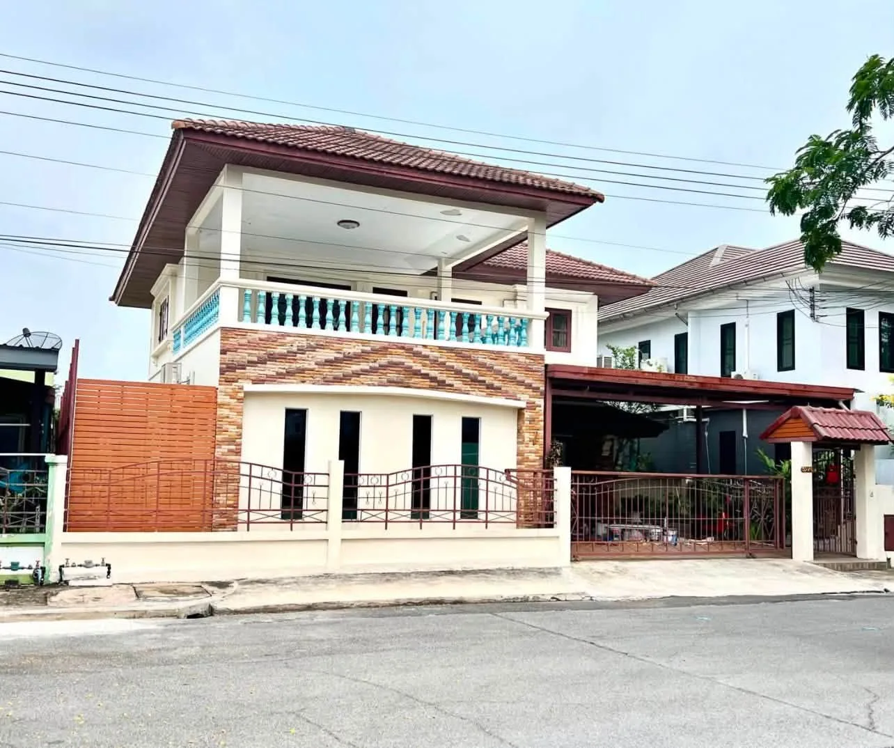 ให้เช่าบ้านเดี่ยว หมู่บ้านมณีรินทร์เลคแอนลากูน 3 นอน 4 น้ำ เนื้อที่ 67 ตร.ว.