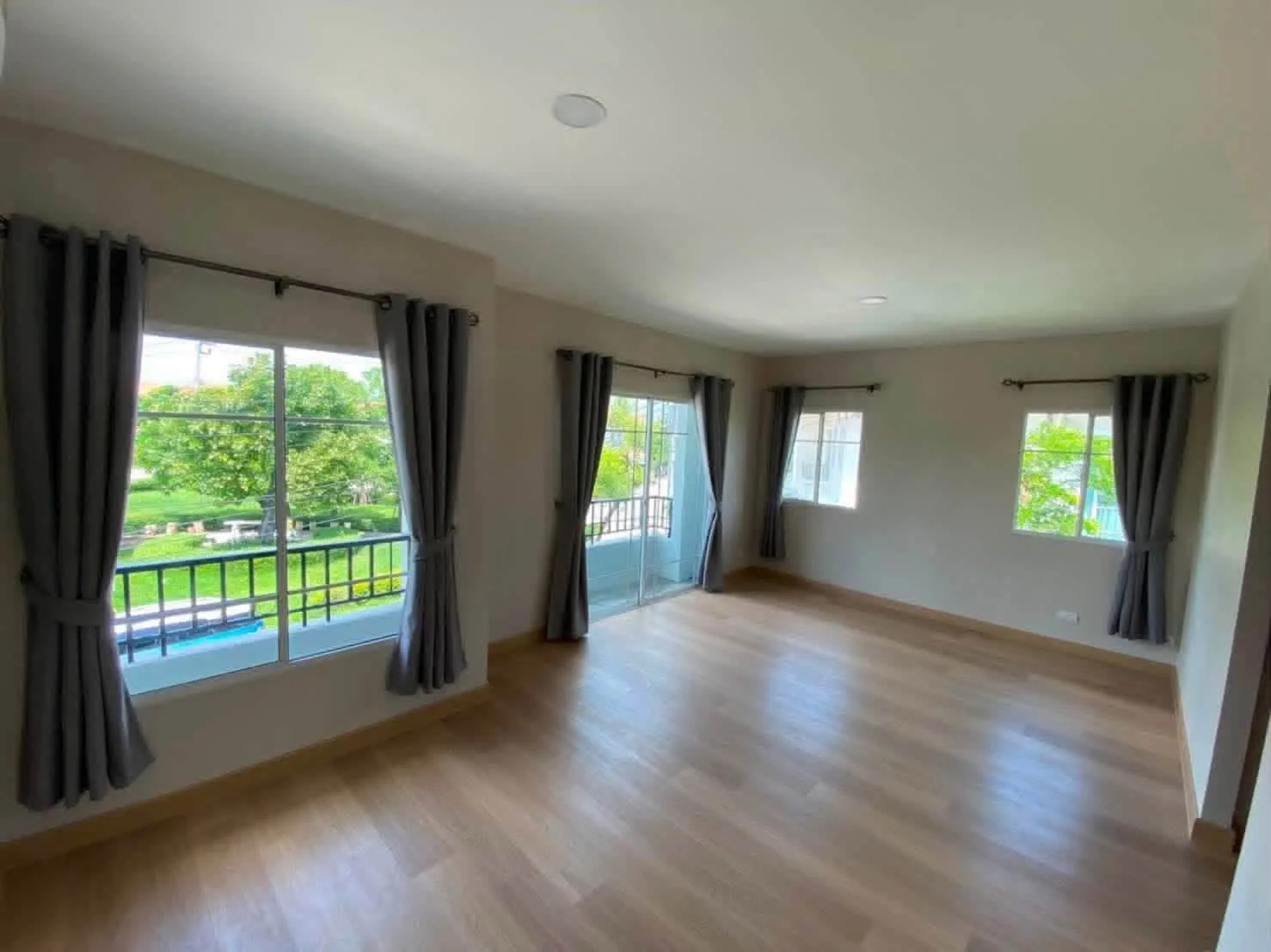 ให้เช่าบ้านเดี่ยว หมู่บ้านภัสสร 19 จตุโชติ รีโนเวทใหม่ 3 นอน