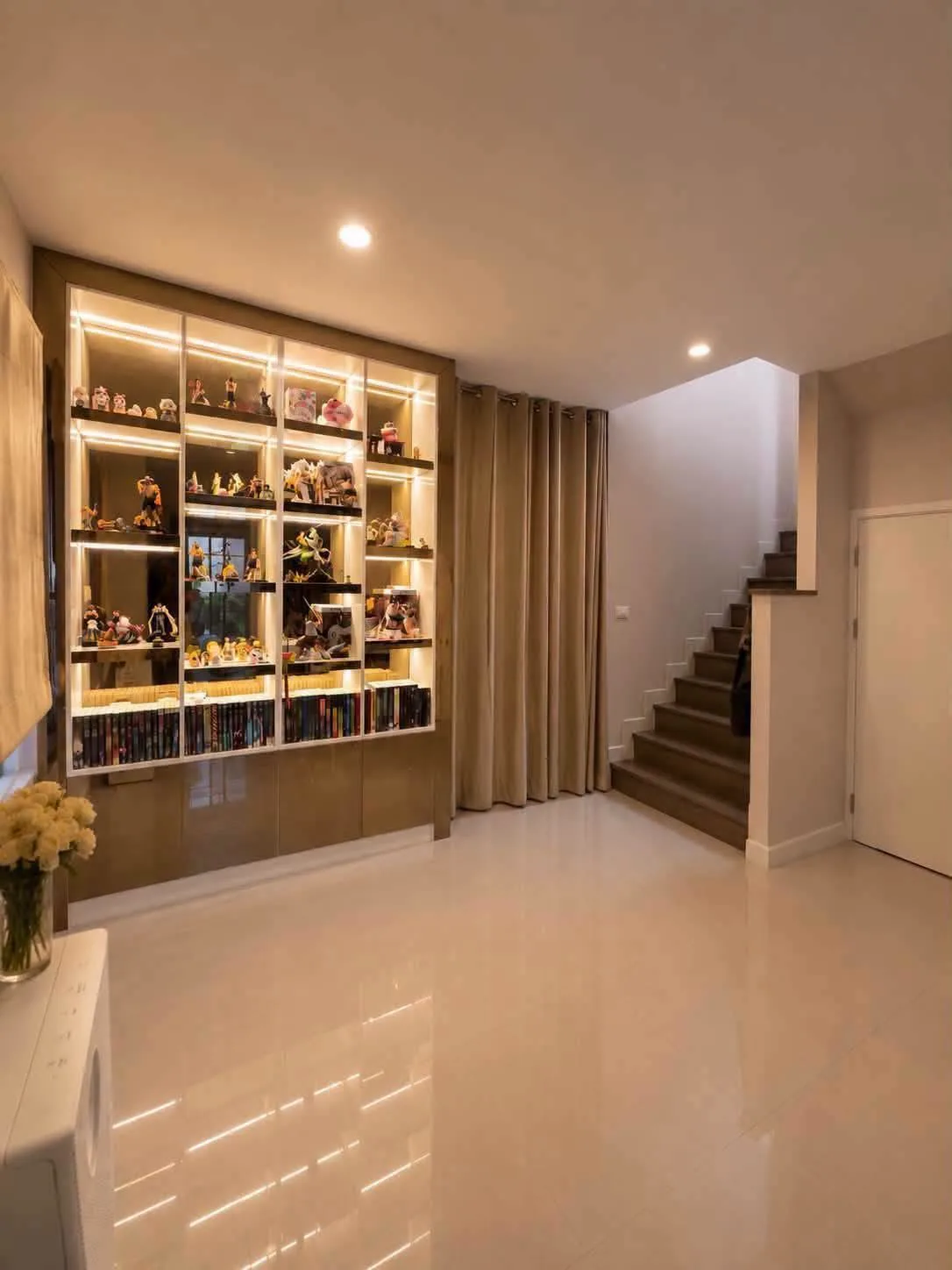 ให้เช่าบ้านหรู ภัสสร รังสิต-อเวนิว 4 นอน 3 จอด พื้นที่ 210 ตร.ม.