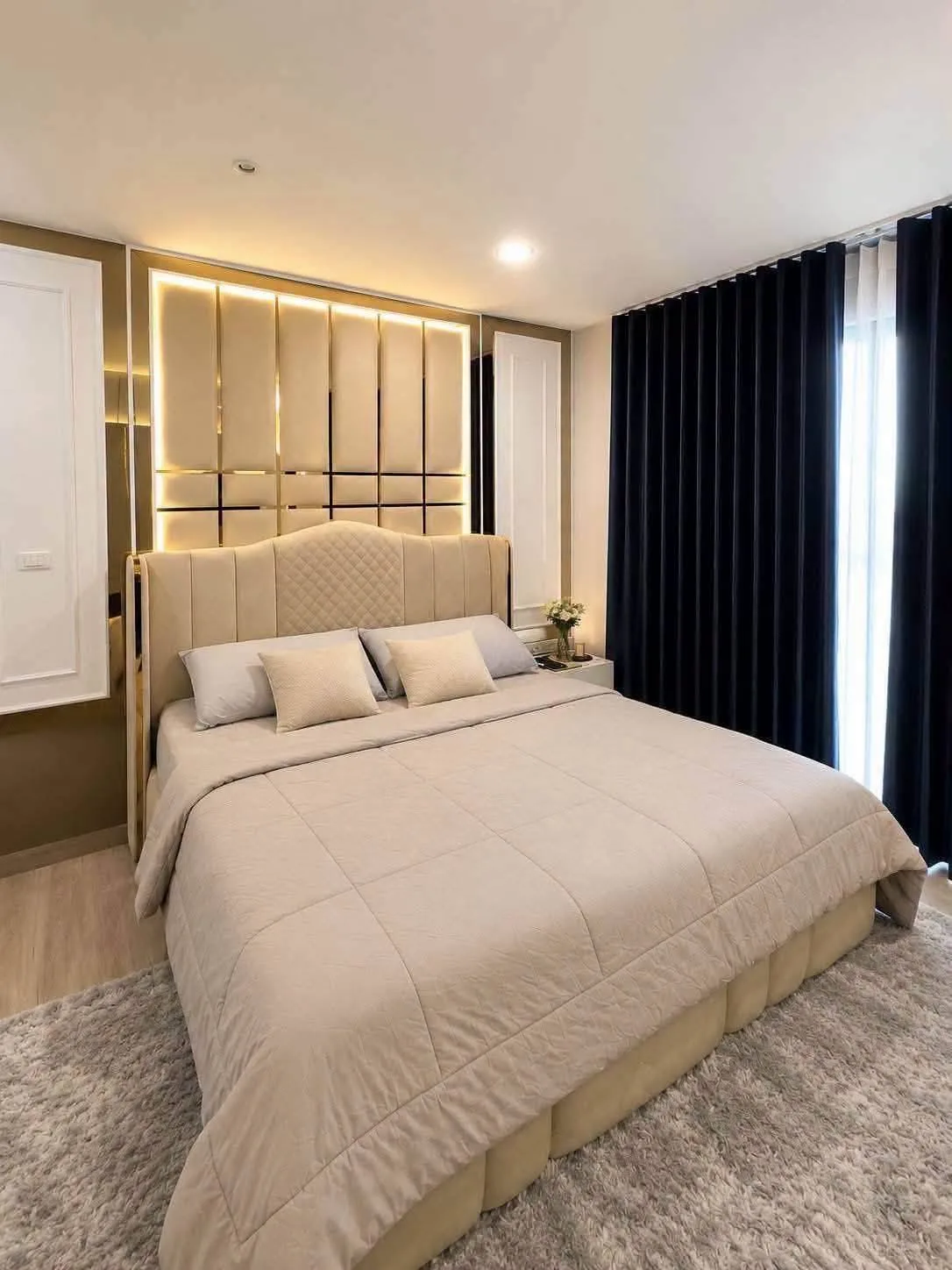 ให้เช่าบ้านหรู ภัสสร รังสิต-อเวนิว 4 นอน 3 จอด พื้นที่ 210 ตร.ม.